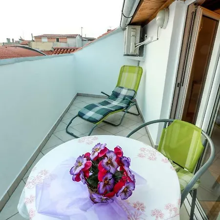 Apartment Pyros *