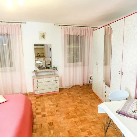 公寓 皮罗斯公寓