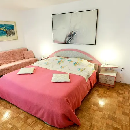 公寓 皮罗斯公寓