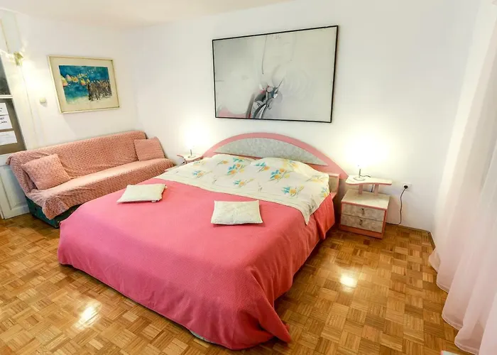 Апартаменты Pyros