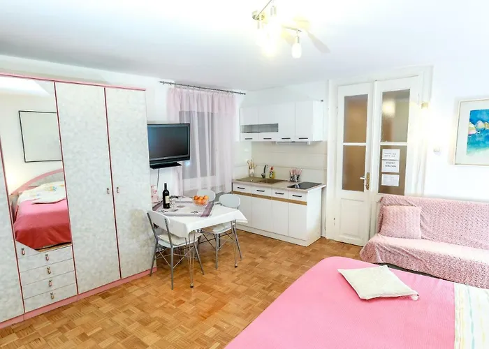 Pyros شقة بيران